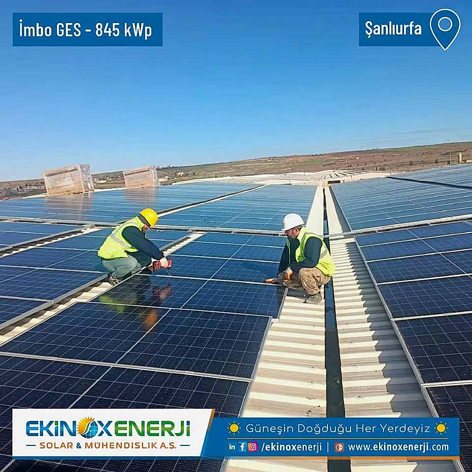 Şanlıurfa ili Koçören Organize Sanayi Bölgesinde faaliyet gösteren İMBO Plastik San. Ltd. Şti fabrika çatısına 845 kWp’lık güneş enerji santrali kurulumunda sona yaklaştık.